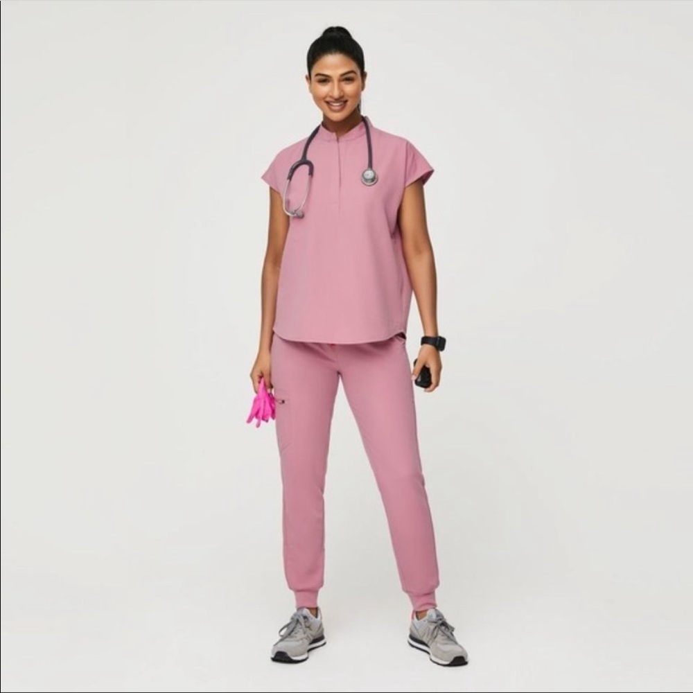 FIGS SCRUBS SET XS CHALK PINK